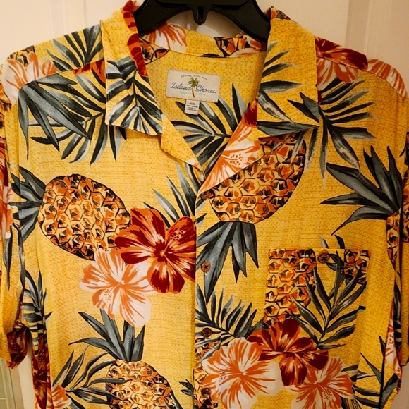 Island Shores Hawaiian shirt - Picture 1 of 3